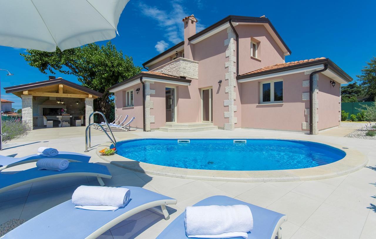 Villa Contessa Porec Exterior photo